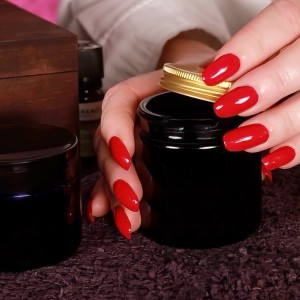 WhispersRed ASMR的專輯Facial Oils Prescription