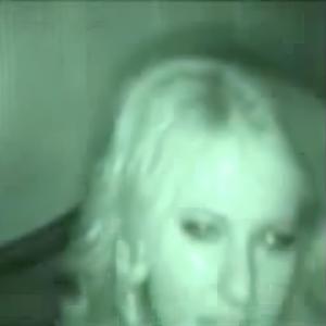 ดาวน์โหลดและฟังเพลง kill yourself V พร้อมเนื้อเพลงจาก Flakkë