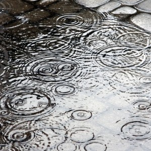 收聽雨聲的深雨歌詞歌曲