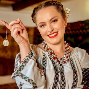 Listen to Banii Și Punguța song with lyrics from Andreea Haisan