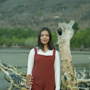 Listen to Terbagi 2 song with lyrics from Near