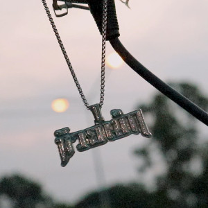 ดาวน์โหลดและฟังเพลง Dark Cloud (Explicit) พร้อมเนื้อเพลงจาก HK