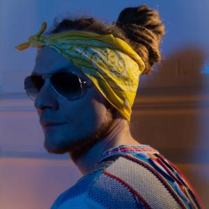 收聽Dan Deejay的Hügelblick (feat. Studio Vibes) (Remastered|Explicit)歌詞歌曲