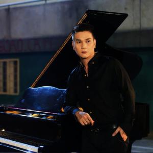ดาวน์โหลดและฟังเพลง Lk Thì Thầm Mùa Xuân พร้อมเนื้อเพลงจาก Trịnh Tuấn Vỹ