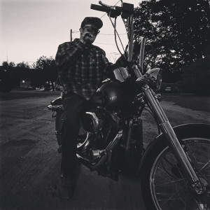 ดาวน์โหลดและฟังเพลง Outrunning My Head พร้อมเนื้อเพลงจาก Jarrett Hill