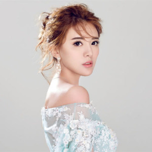 Dengarkan Ba Dao Tian Xia lagu dari alan dengan lirik