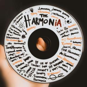 ดาวน์โหลดและฟังเพลง El mar del desamor พร้อมเนื้อเพลงจาก The Harmonia