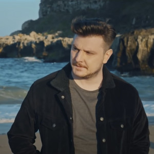 Listen to Ağla Gözüm song with lyrics from Ekin Uzunlar