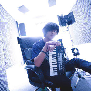 ดาวน์โหลดและฟังเพลง ใต้ผ้าผืนเดียวกัน (Explicit) พร้อมเนื้อเพลงจาก SOLOIST