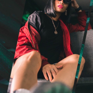 Dengarkan Fly Senorita (Explicit) lagu dari Kamari Anai dengan lirik