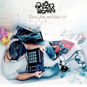 Dengarkan April Showers lagu dari ProleteR dengan lirik