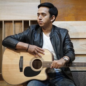 Dengarkan You Are My Queen lagu dari Tony Prada dengan lirik