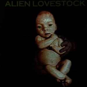 ดาวน์โหลดและฟังเพลง Kiss the Devil พร้อมเนื้อเพลงจาก Alien Lovestock