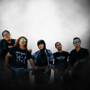 Dengarkan Nyanyian Laut lagu dari Mel Shandy dengan lirik