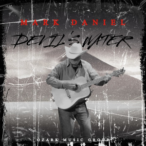 ดาวน์โหลดและฟังเพลง Devil's Water พร้อมเนื้อเพลงจาก Mark Daniel
