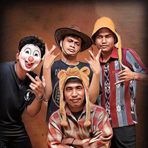 Listen to Pergilah (-) song with lyrics from SomarBeatz