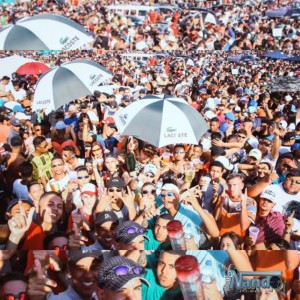 收听Dj Nando Original的Garrafa Coca-colinha - Gela Pé Que Ela Brisa (Live|Explicit)歌词歌曲