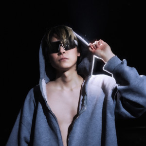 Listen to 9am song with lyrics from levi