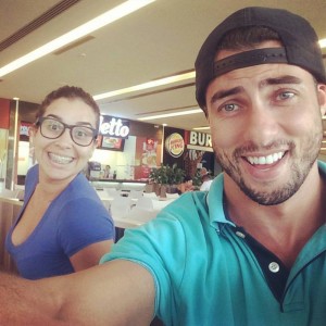 ดาวน์โหลดและฟังเพลง A Doida พร้อมเนื้อเพลงจาก Eloy Buono