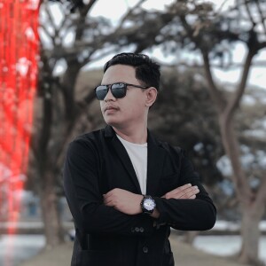 Listen to Perjalanan Cinta song with lyrics from Yuda pratama