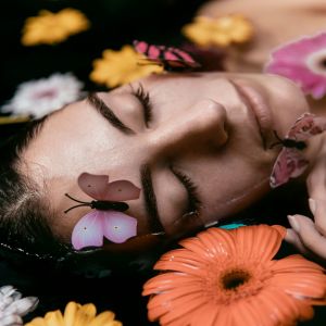 收聽Chakra Frequency的Sacred Scalp Flow歌詞歌曲
