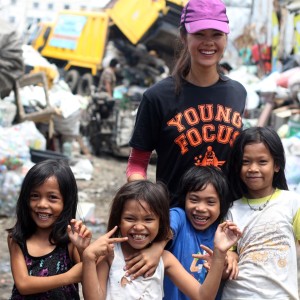 Dengarkan lagu We're In This Together nyanyian Catriona Gray dengan lirik