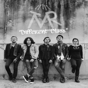 收聽Tmr的Different Class歌詞歌曲