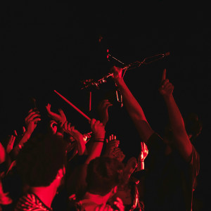 收聽Car Seat Headrest的Drugs With Friends (Live at La Lune des Pirates, Amiens, France)歌詞歌曲