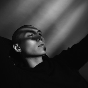 Dengarkan 吟遊之子 lagu dari 三小汤 dengan lirik