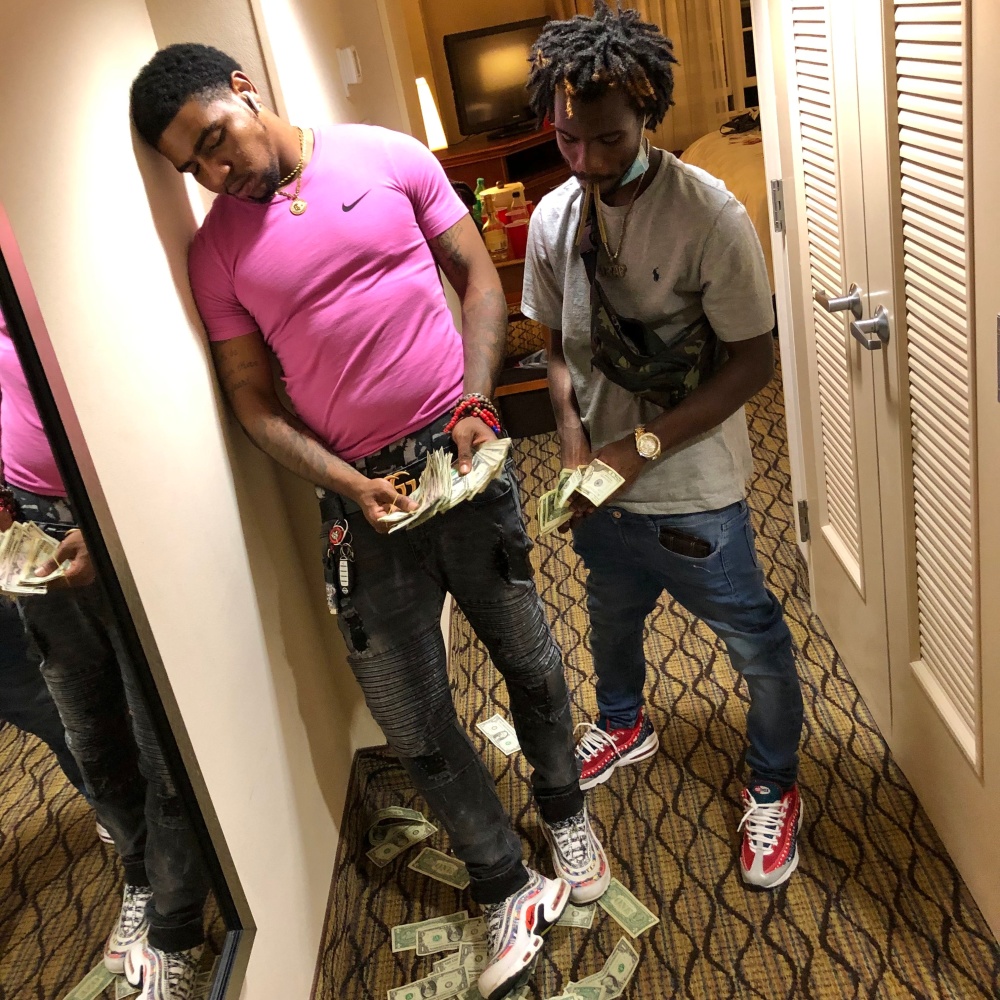 Stepping Out(feat. Flyguypooh) (Explicit)