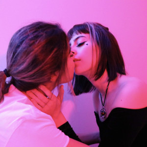 Dengarkan lagu Pretty Little Thing (Explicit) nyanyian Jessi Blue dengan lirik