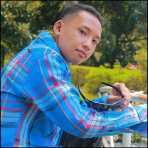 Dengarkan Melodi Anak Rantau lagu dari Muji Rmx dengan lirik