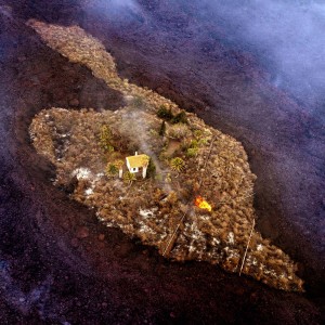 ดาวน์โหลดและฟังเพลง Maybe Tomorrow พร้อมเนื้อเพลงจาก Yorick van Norden