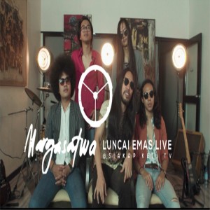 Listen to Kuasawan Murbawan (Live at Siakap Keli TV) song with lyrics from Margasatwa