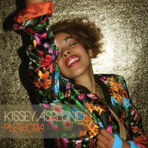 ดาวน์โหลดและฟังเพลง You&I พร้อมเนื้อเพลงจาก Kissey Asplund
