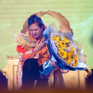 Dengarkan lagu Hari Raya Purim nyanyian Ev. Lin Tjipto dengan lirik