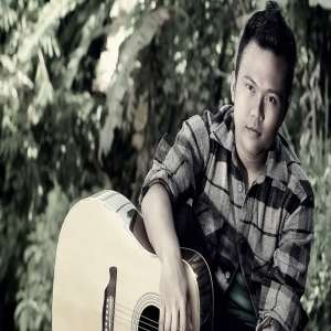Dengarkan lagu Langit Cintaku nyanyian Herwan Kurniawan dengan lirik