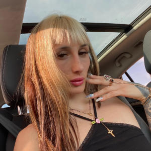 收聽Baby Cashy的Para poder olvidar歌詞歌曲