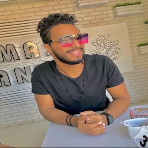 Listen to عيب عليكم song with lyrics from Misho Gamal