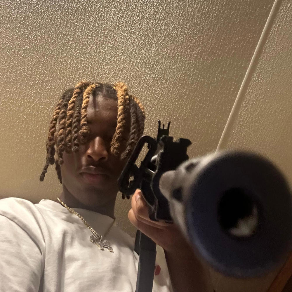 Deez Niggas Hoes (feat. Meel2x) (Explicit)