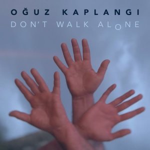 ดาวน์โหลดและฟังเพลง Fractures พร้อมเนื้อเพลงจาก Oguz Kaplangi