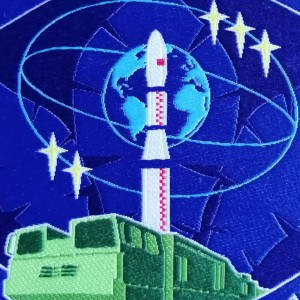 Listen to 相约太空（杨晓云 方敏 张炎宁 张燕唱） (完整版) song with lyrics from 赵世欣词乐坊