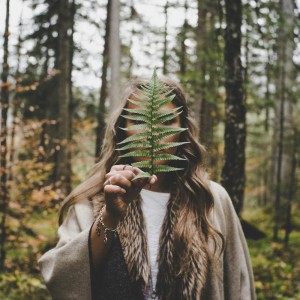 ดาวน์โหลดและฟังเพลง Euphoria พร้อมเนื้อเพลงจาก Sarah Neri