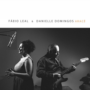 收聽Danielle Domingos的A Flor e Menina歌詞歌曲