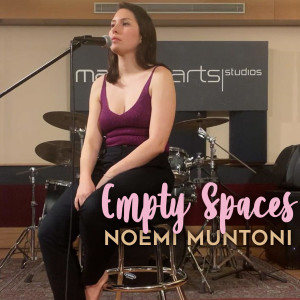 Dengarkan Empty Spaces (Live unplugged) lagu dari Noemi Muntoni dengan lirik
