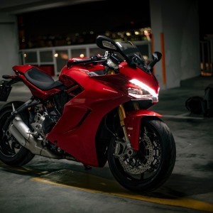 ดาวน์โหลดและฟังเพลง Cai Com a Buceta (Explicit) พร้อมเนื้อเพลงจาก MC JC