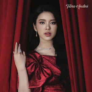 ดาวน์โหลดและฟังเพลง Bukan Untukku พร้อมเนื้อเพลงจาก Tiara Andini