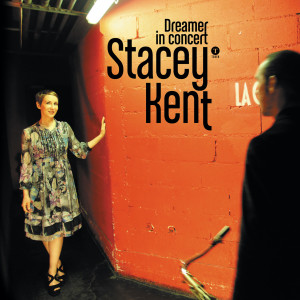 收聽Stacey Kent的It Might as Well Be Spring (Live)歌詞歌曲