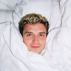 Dengarkan Mine (You Can't Find Love in Mollywood) (Explicit) lagu dari Lauv dengan lirik