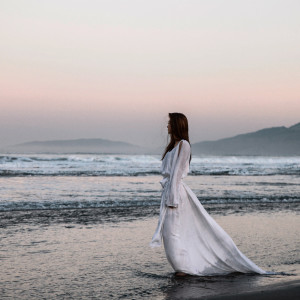 Dengarkan Remember Why You Started lagu dari Delaney Albright dengan lirik